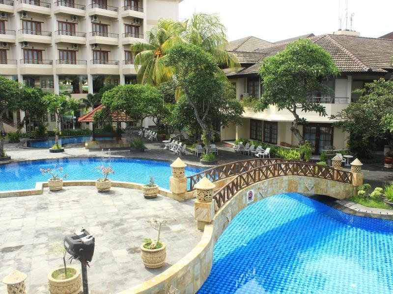 Фото Lombok Raya Hotel