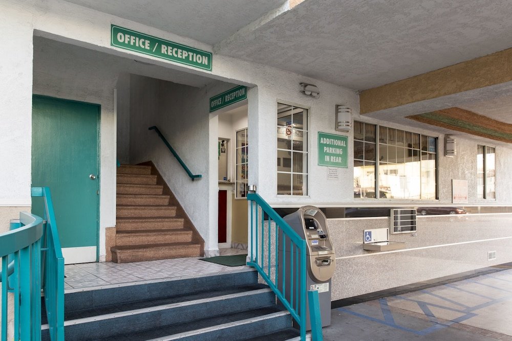 Фото Hollywood Guest Inn