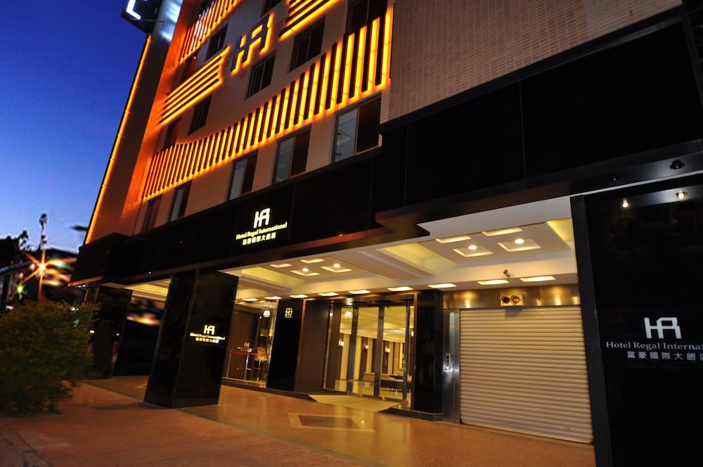 Фото Regal International Hotel