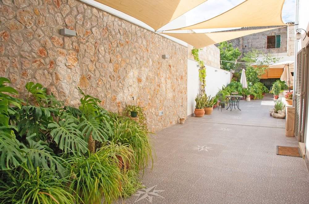 Фото Townhouse Can Peret