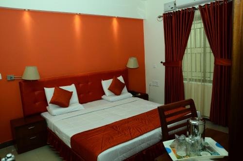 Фото Metro Plaza Hotel