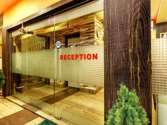 Фото The SilverLine Hotel