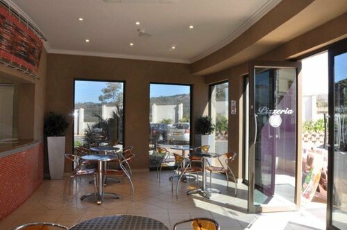 Гостиница Happy Valley Hotel Ezulwini в Мбабане