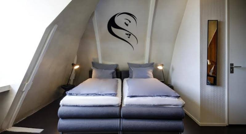 Фото Hotel V Frederiksplein