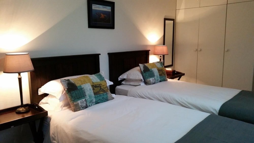 Фото River Road Guest House