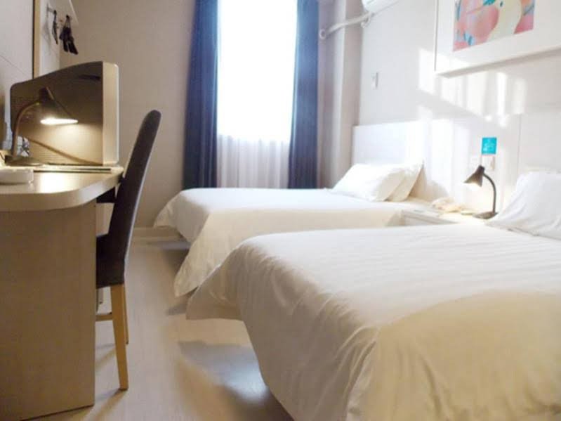 Фото Jinjiang Inn Shenyang Railway Station North