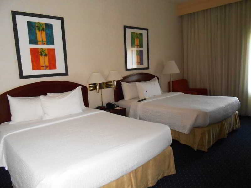 Фото Courtyard Palm Desert by Marriott