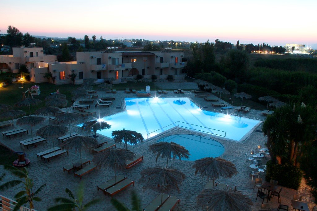 Фото Roselands Hotel Bungalows