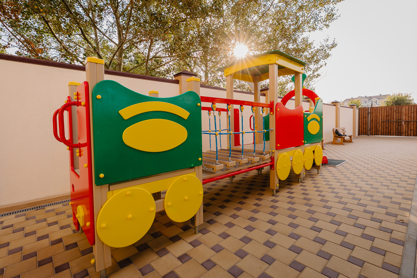 Фото Family Pride Inn