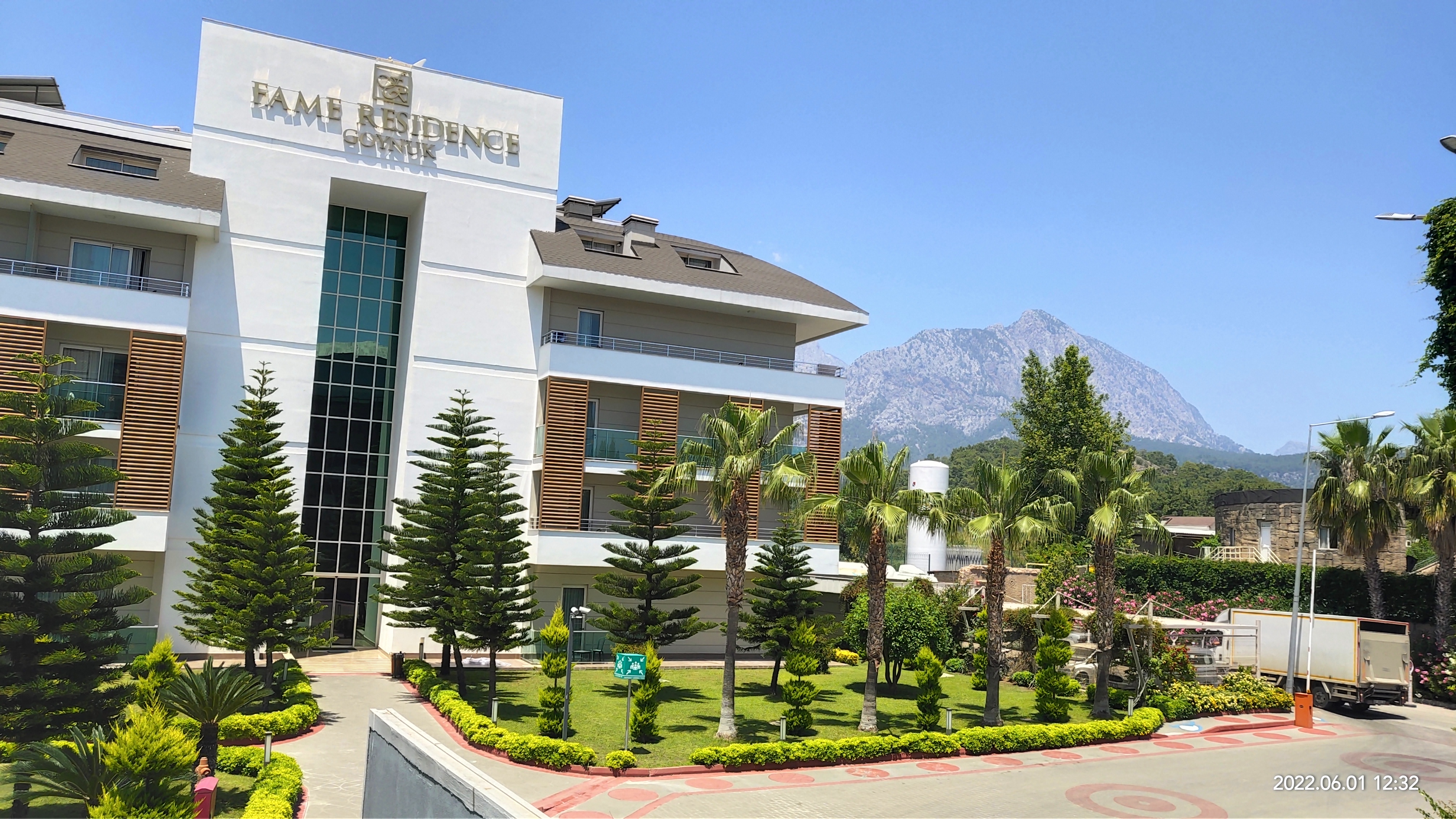 Фото отеля 1