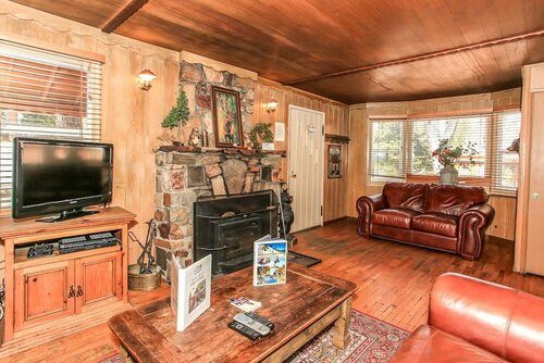 Апартаменты Lake Cottage