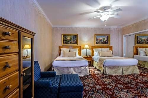 Гостиница Grass Valley Courtyard Suites