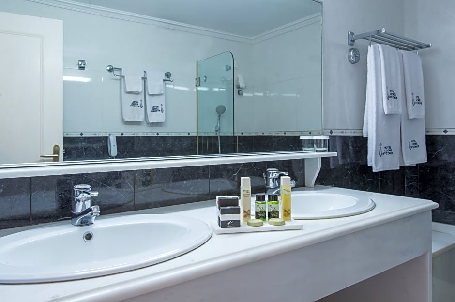 Фото Mykonos Adonis Hotel