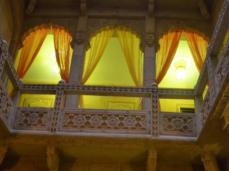 Фото The Golden House