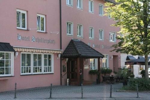 Гостиница Hotel Schillerplatz в Эрингене