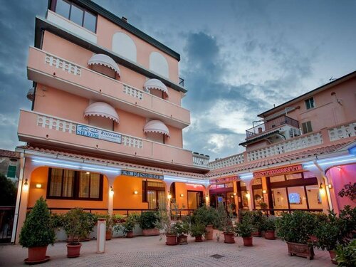 Гостиница Hotel Sileoni & Dépendance Villa Antonio в Чечине