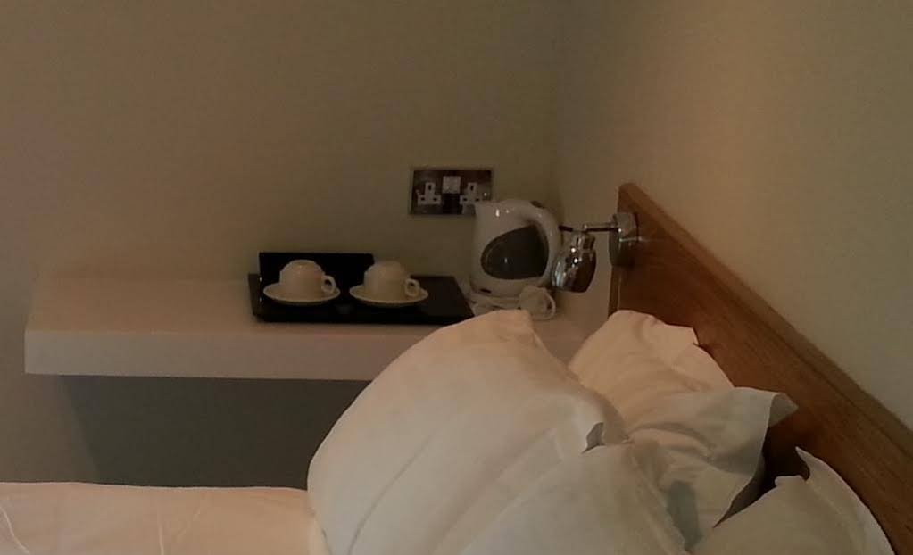 Фото The Hadley Hotel