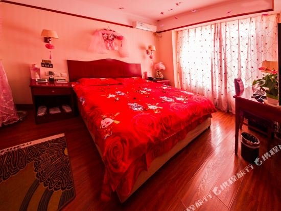 Фото China Electronics Huajing Business Hotel