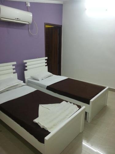Фото Cosy Banjara Service Apartments & Guest Houses