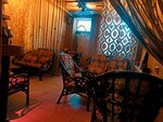 7 Zhirafov (Kolomyazhskiy Avenue, 28к3) ، مطعم يقدم الشيشة