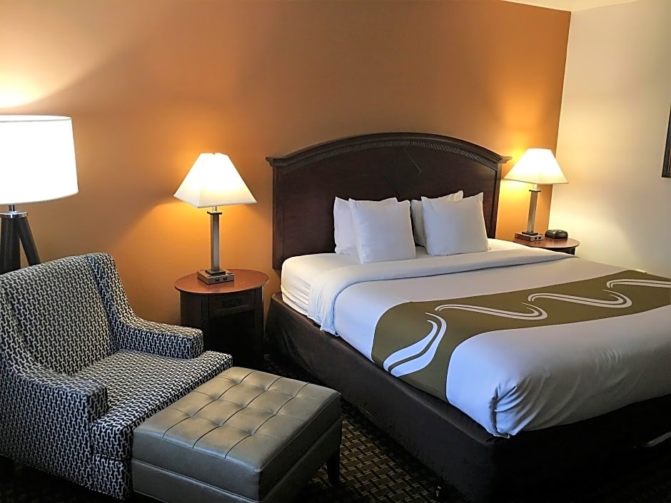 Фото Quality Inn & Suites Airport