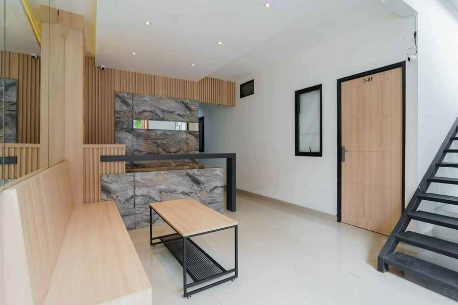 Hotel RedDoorz near Seasons City Mall 3, Jakarta, photo