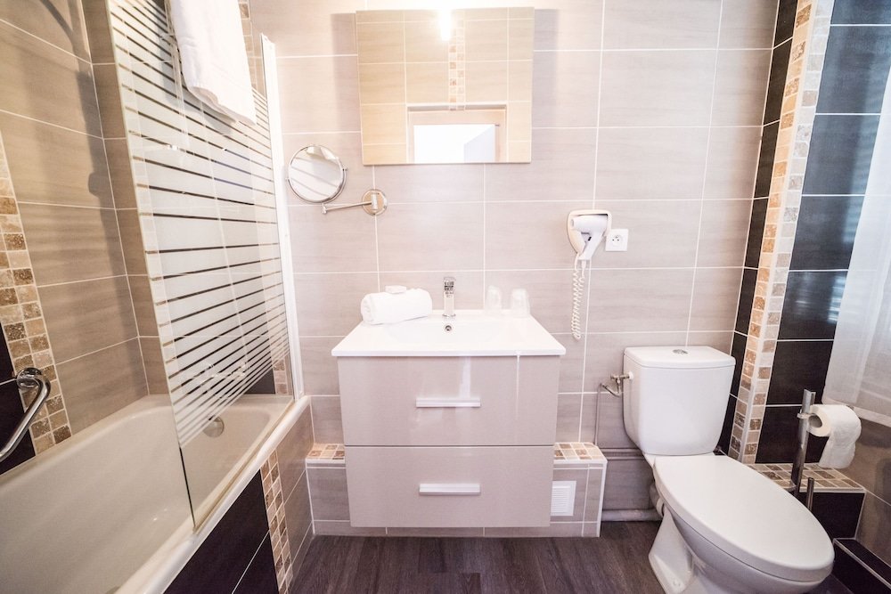 Фото Hôtel Souvenirs de Familles