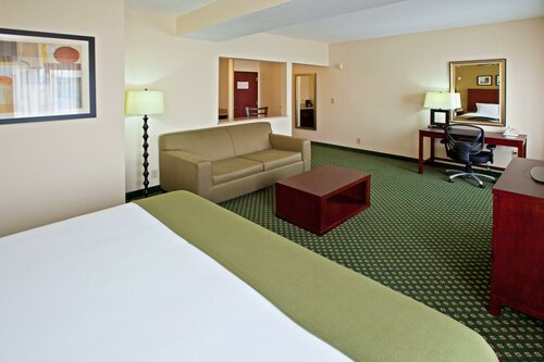 Гостиница Holiday Inn Express Hotel & Suites Indianapolis East, an Ihg Hotel