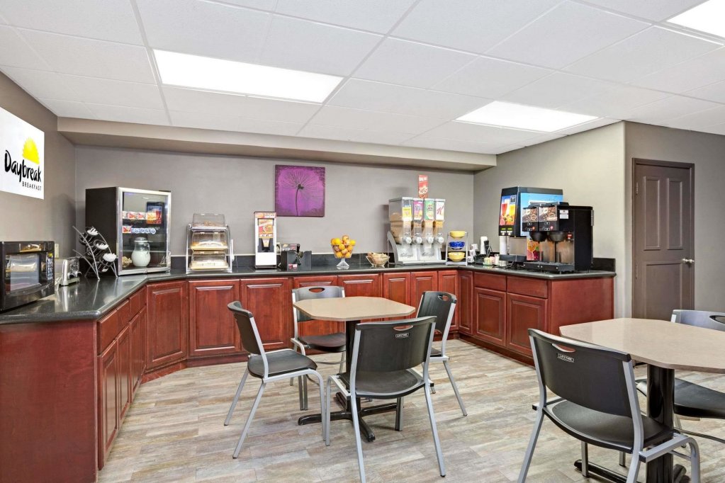 Фото Five Star Inn West Covina