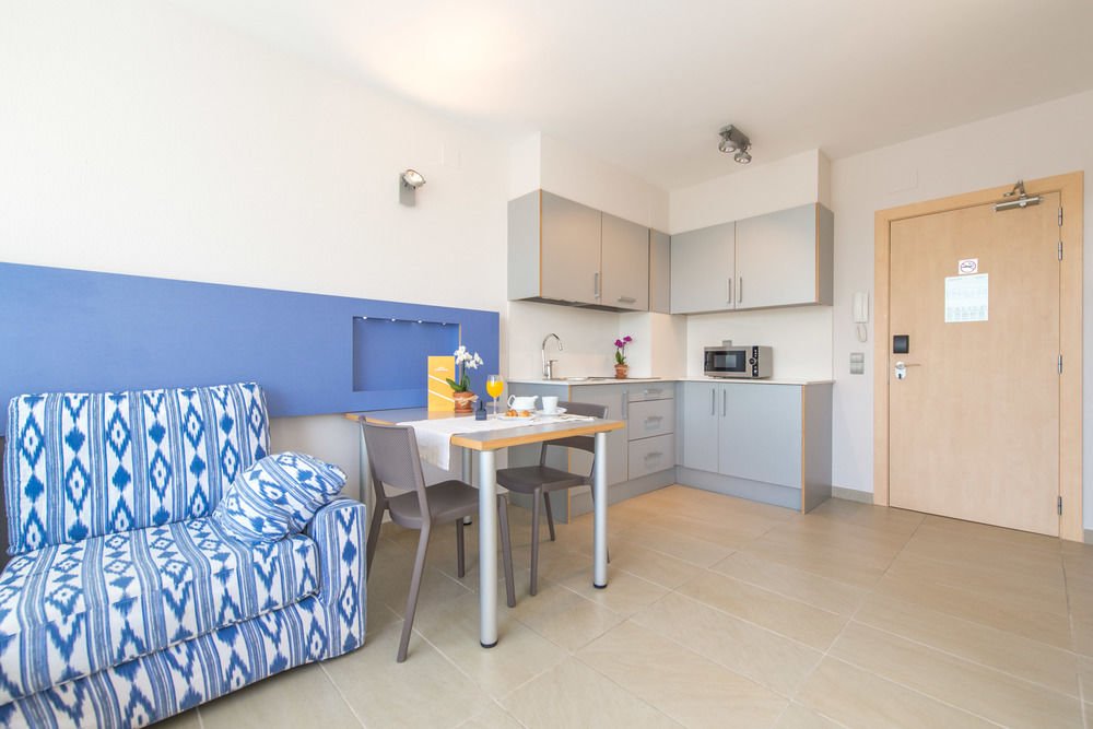 Фото Atenea Park Suites Apartaments