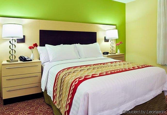 Фото TownePlace Suites by Marriott Tampa Westshore/Airport