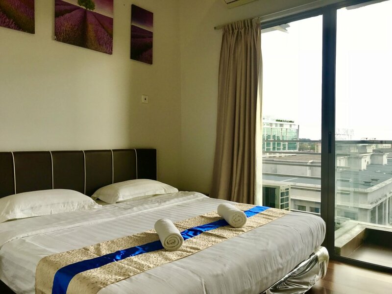 Гостиница Marina Court Luxury Penthouse в Кота-Кинабалу