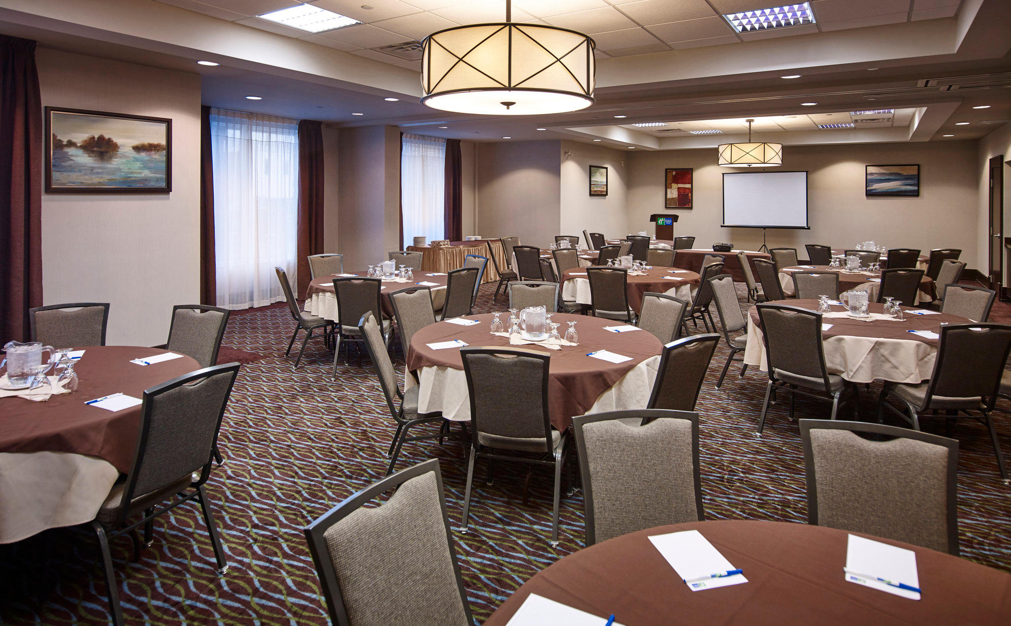 Фото Holiday Inn Express Hotel & Suites Timmins