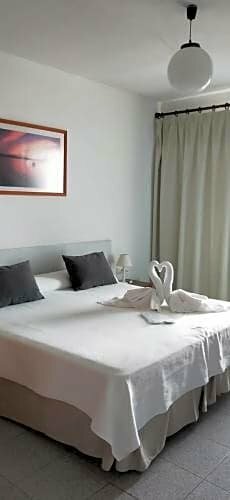 Гостиница Hostal Restaurant S'Algaret