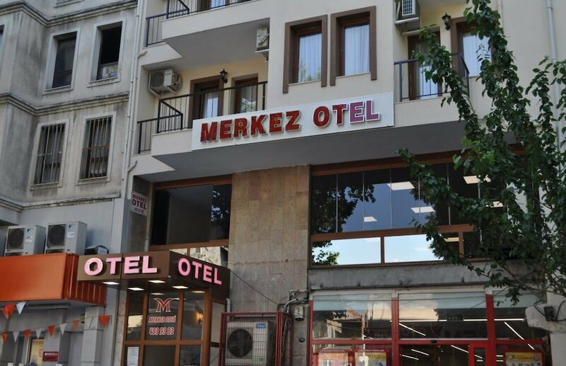 Гостиница Merkez Otel в Конаке