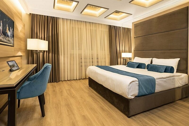 Гостиница Eden Garden Suites в Белграде