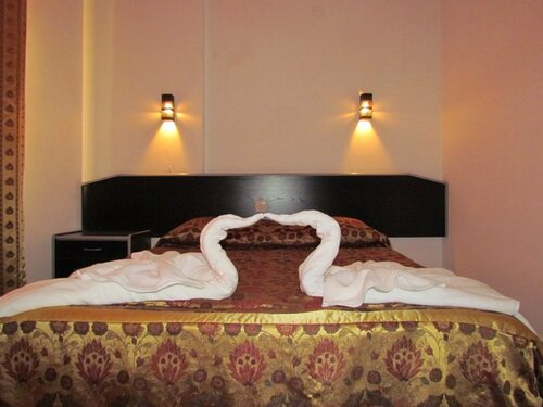 Гостиница Gold Twins Beach Suit Hotel в Махмутларе