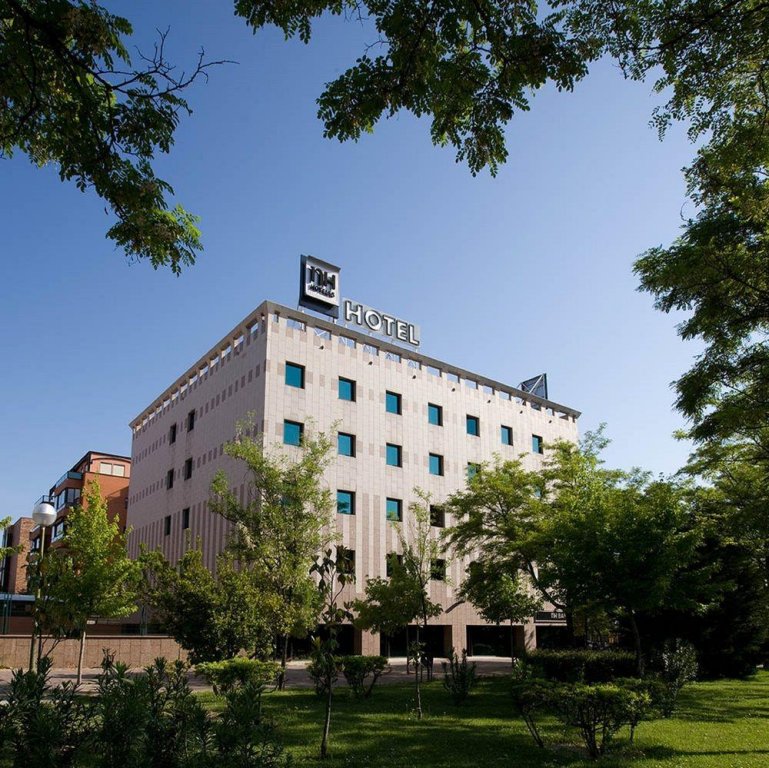 Фото отеля 1