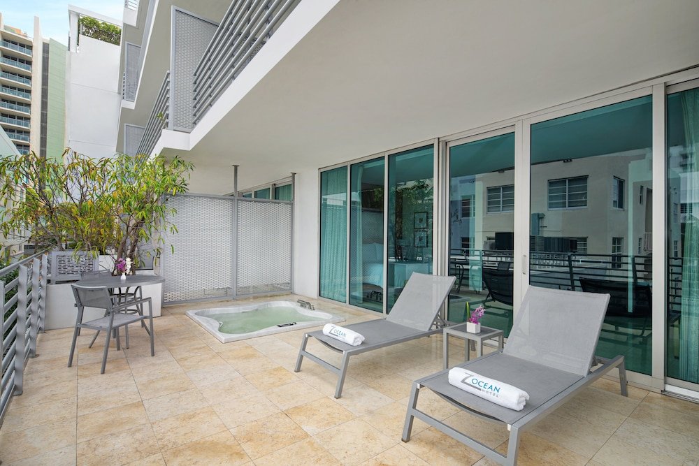 Фото Crowne Plaza South Beach - Z Ocean Hotel