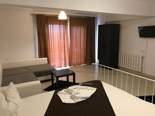 Hotel Mon Caprice, Bucharest, photo