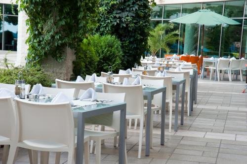 Фото Jeravi Club Hotel