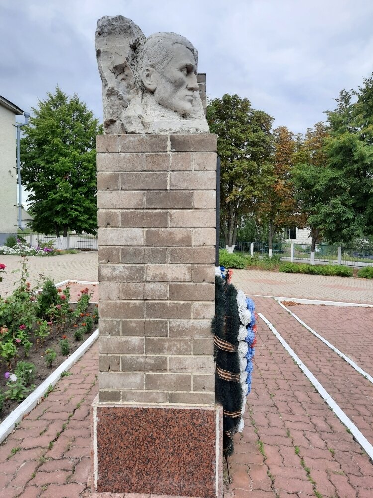 Monumento, memorial Бюст Героя Советского Союза Кулешова С.И., , foto