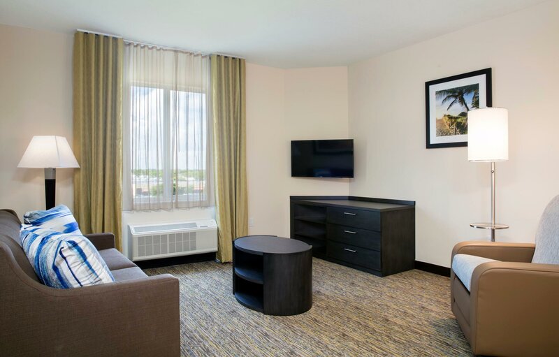 Гостиница Candlewood Suites Miami Exec Airport - Kendall