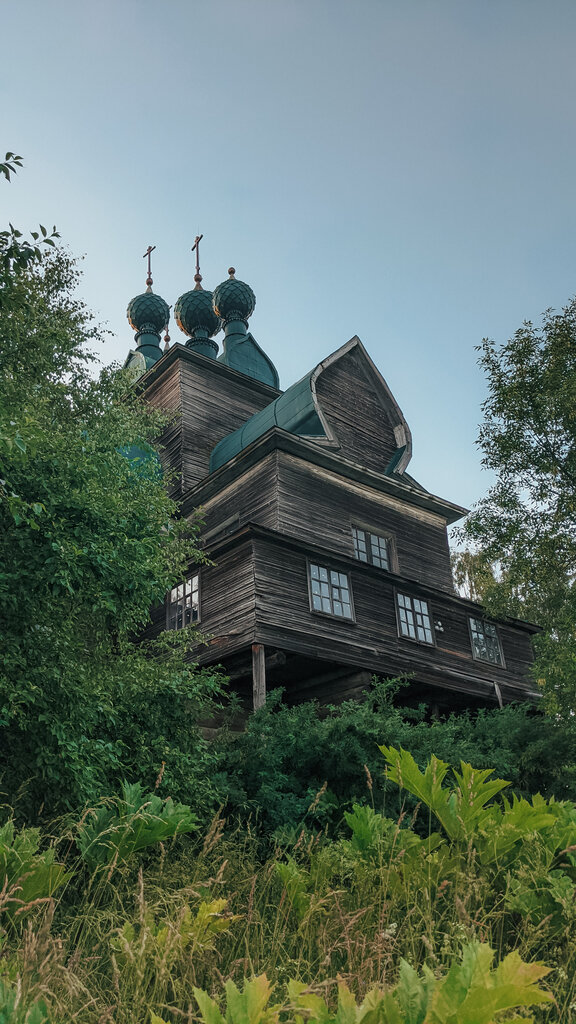 Orthodox church Tserkov Uspeniya Presvyatoy Bogoroditsy v Nelazskom, Vologda Oblast, photo
