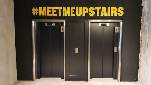 Гостиница Upstairs Hotel в Остенде