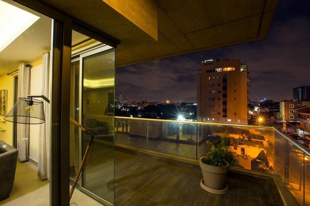 Фото The Urban Apartments & Suites