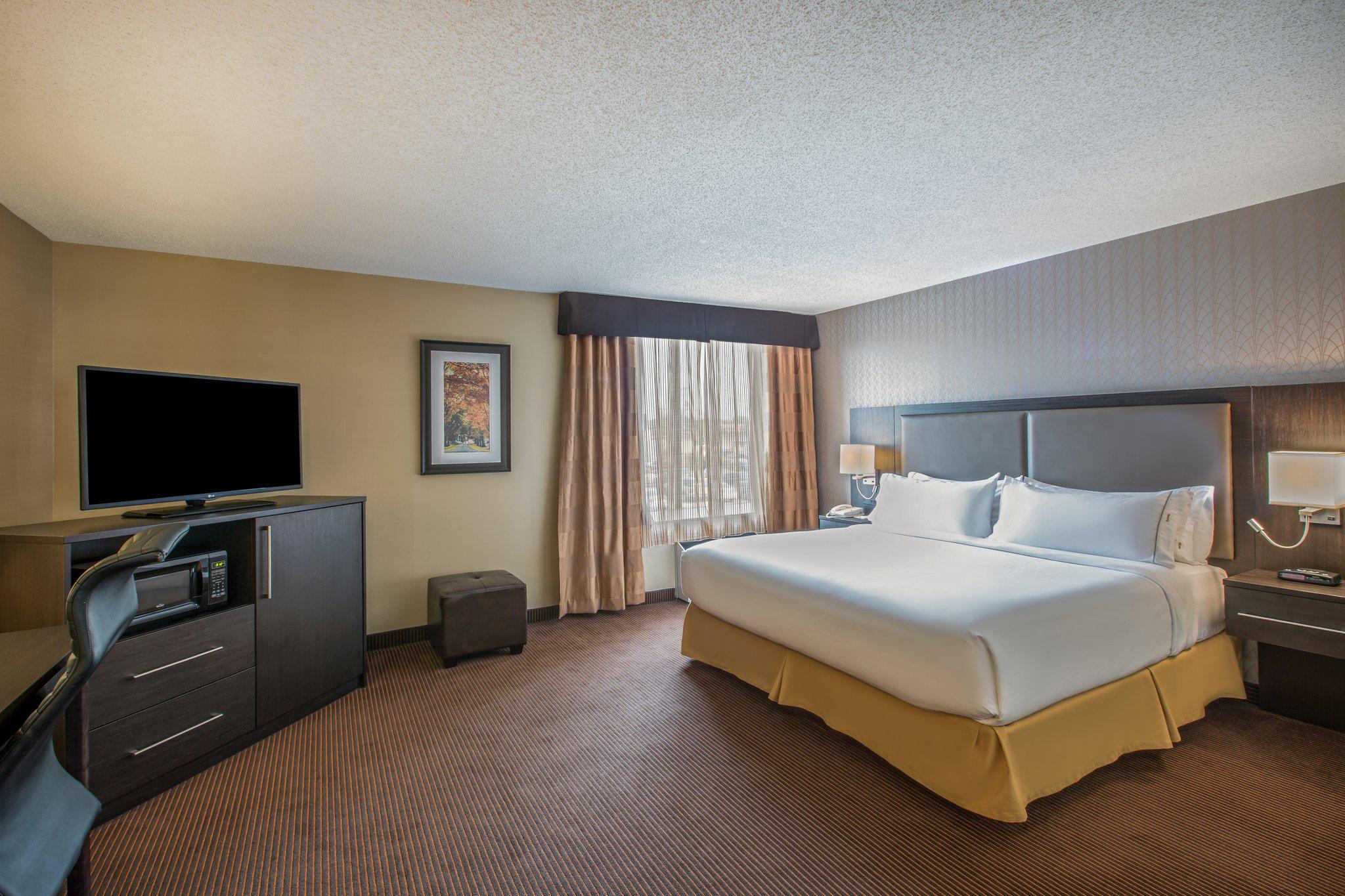 Фото Quality Inn & Suites Regina Downtown