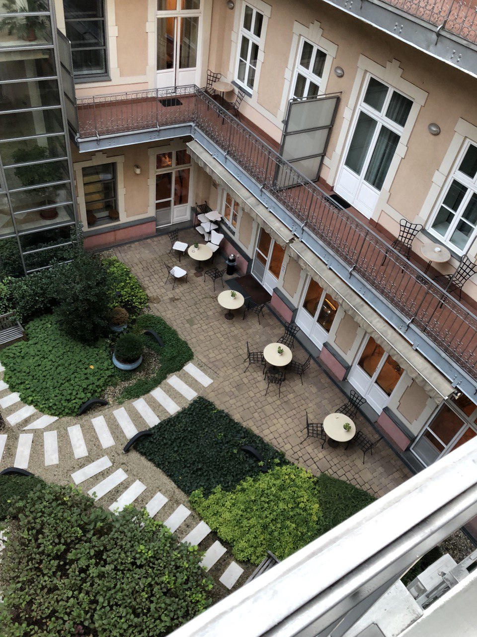 Фото Mamaison Residence Izabella Budapest