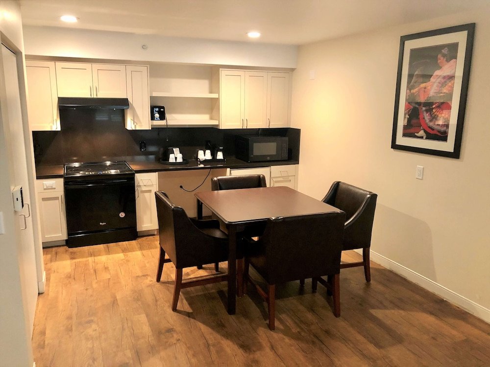 Фото Best Western Rose Garden Inn