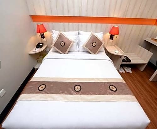 Фото Hotel Shwe Gone Daing